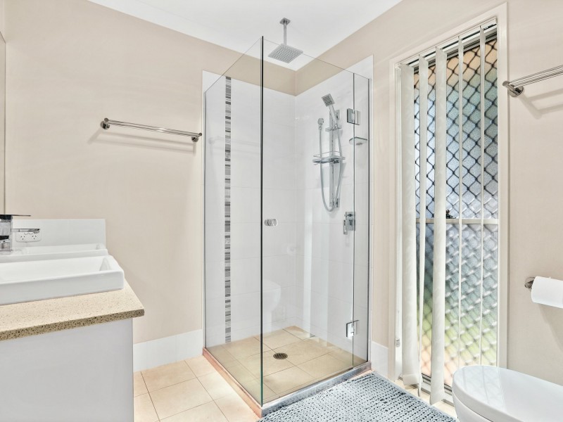 14 Sinclair Place, Ningi QLD 4511