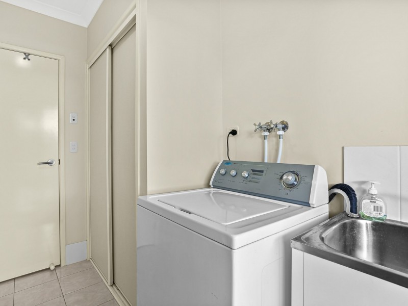 14 Sinclair Place, Ningi QLD 4511