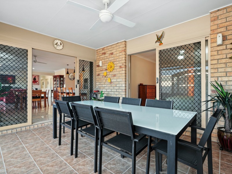 14 Sinclair Place, Ningi QLD 4511