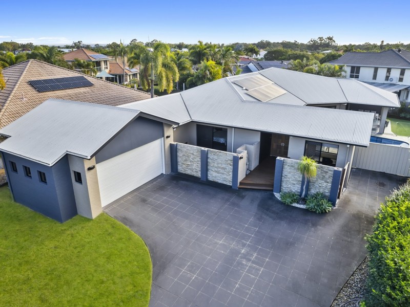 5 Mainbrace Court, Banksia Beach QLD 4507