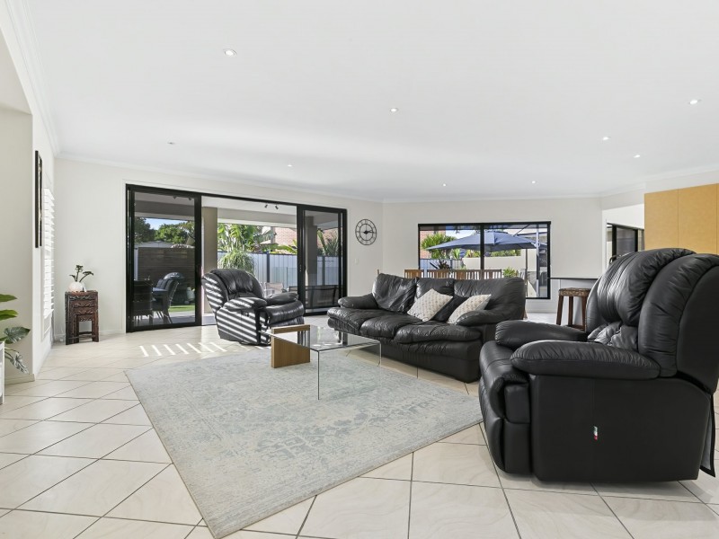 5 Mainbrace Court, Banksia Beach QLD 4507