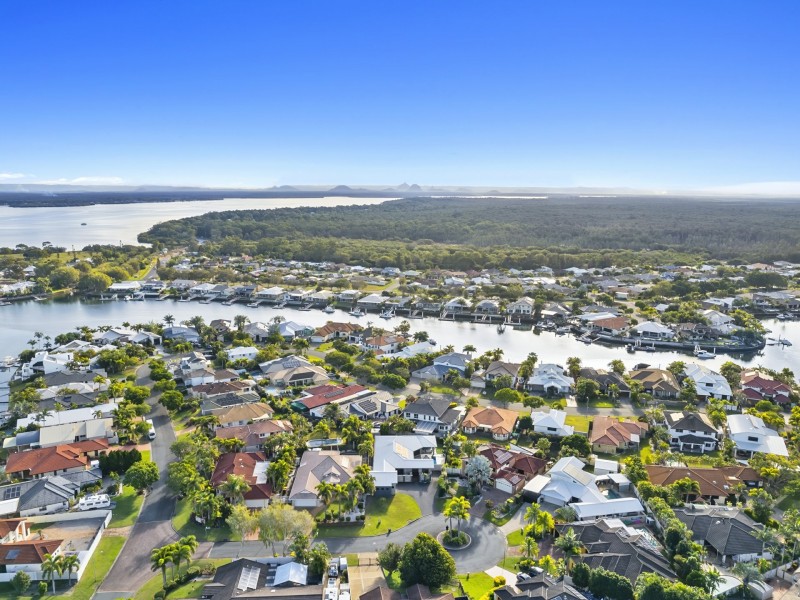 5 Mainbrace Court, Banksia Beach QLD 4507