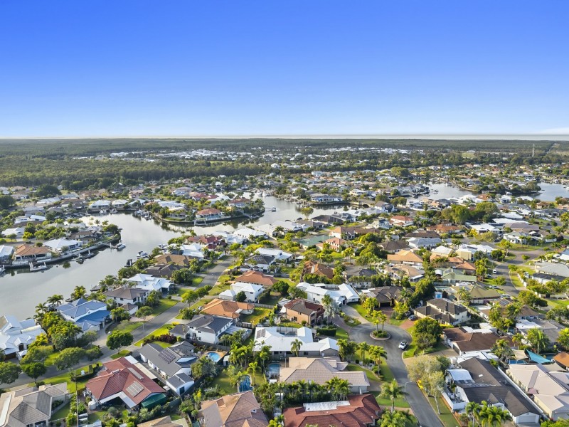 5 Mainbrace Court, Banksia Beach QLD 4507
