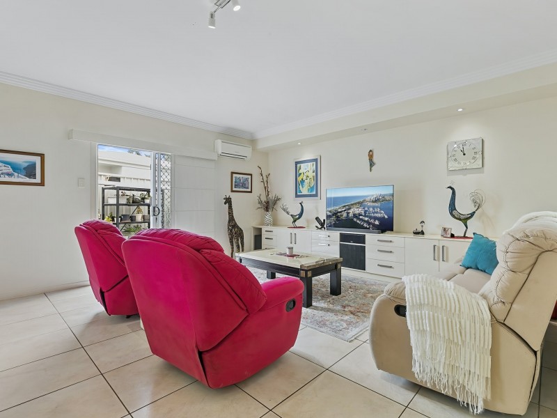 2/15 Seaeagle Place, Banksia Beach QLD 4507