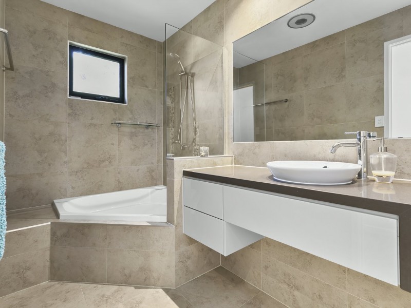 54 White Patch Esplanade, White Patch QLD 4507