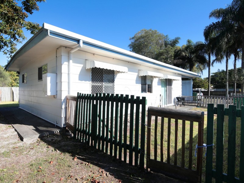 18 Dwyer Street, Beachmere QLD 4510