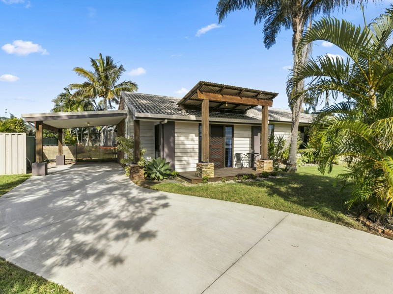 27 Hawaii Crescent, Banksia Beach QLD 4507