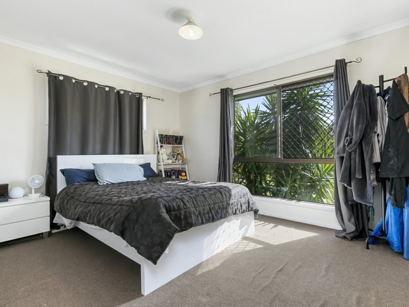 27 Hawaii Crescent, Banksia Beach QLD 4507