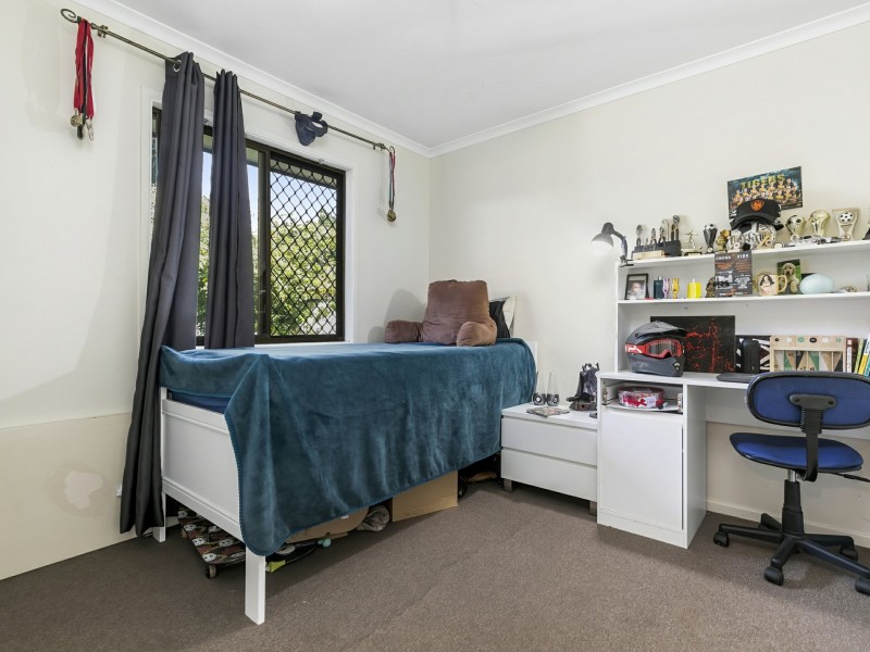 27 Hawaii Crescent, Banksia Beach QLD 4507