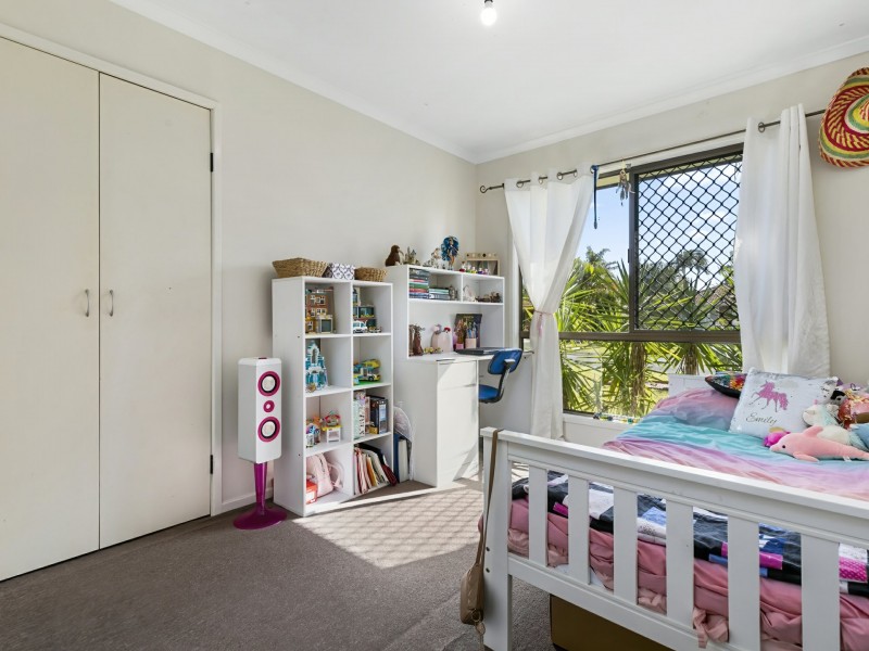 27 Hawaii Crescent, Banksia Beach QLD 4507