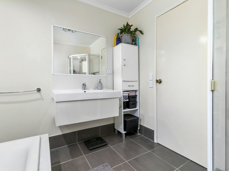 27 Hawaii Crescent, Banksia Beach QLD 4507