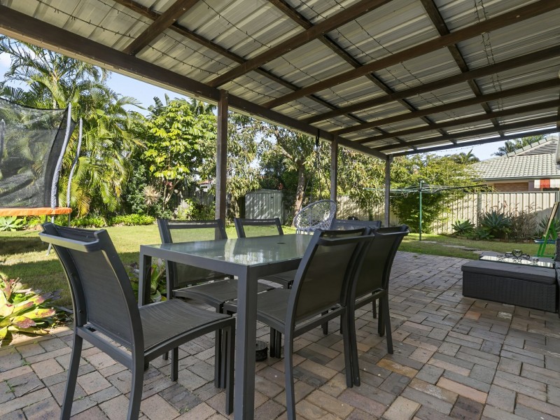 27 Hawaii Crescent, Banksia Beach QLD 4507