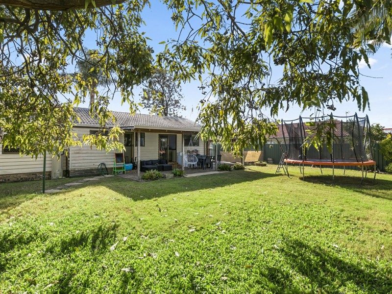27 Hawaii Crescent, Banksia Beach QLD 4507