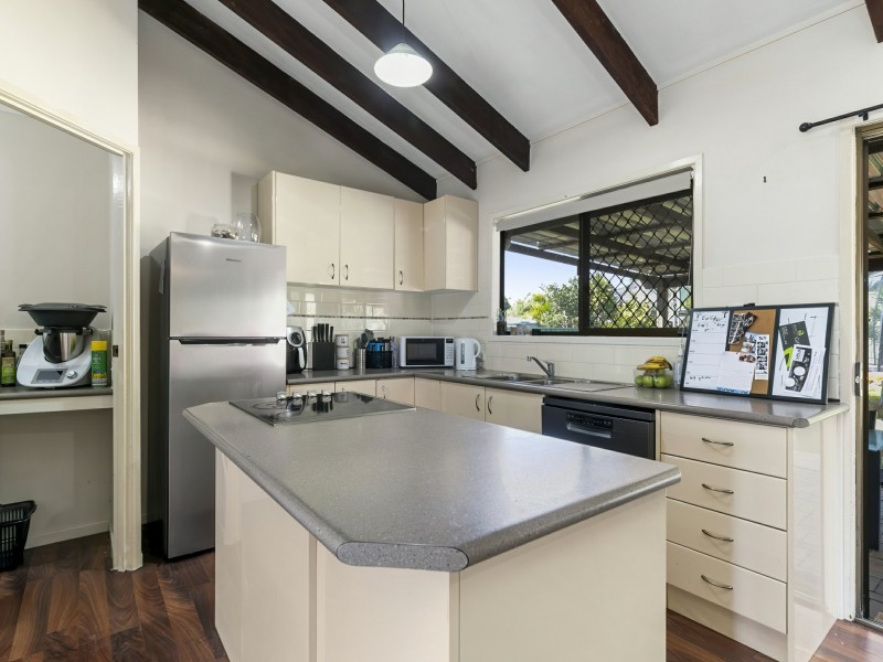 27 Hawaii Crescent, Banksia Beach QLD 4507