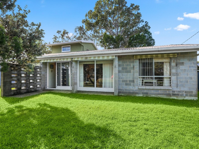 9 Solander Esplanade, Banksia Beach QLD 4507