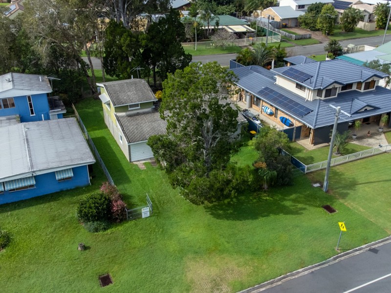 9 Solander Esplanade, Banksia Beach QLD 4507
