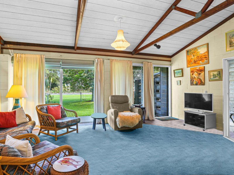 9 Solander Esplanade, Banksia Beach QLD 4507