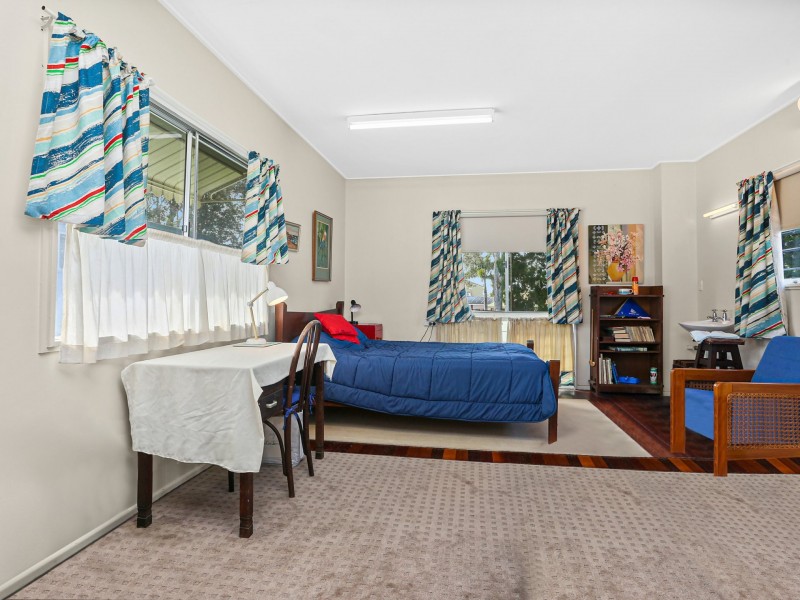 9 Solander Esplanade, Banksia Beach QLD 4507