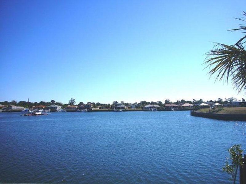 33 North Point, Banksia Beach QLD 4507