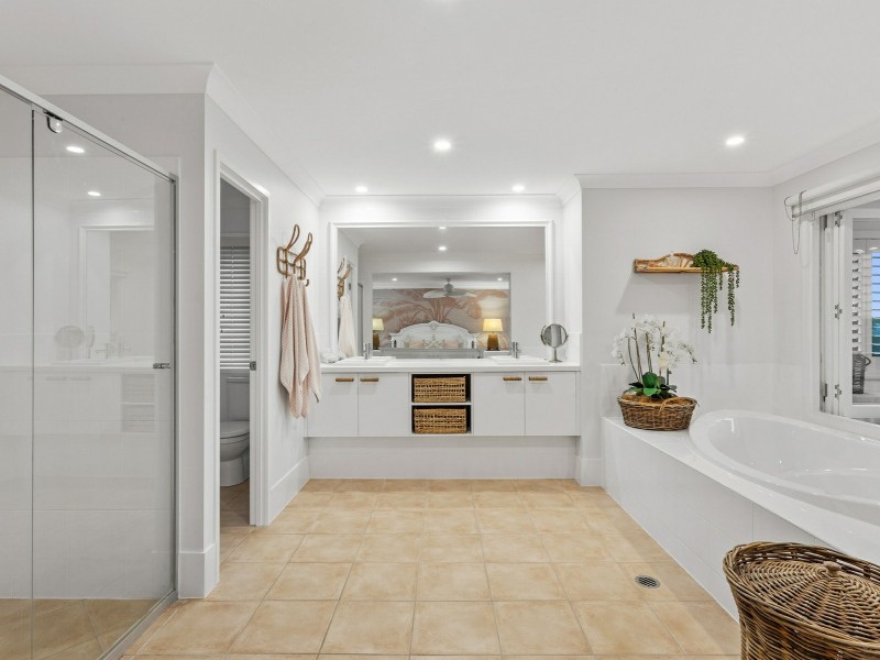 38 Vanillalily Close, Banksia Beach QLD 4507