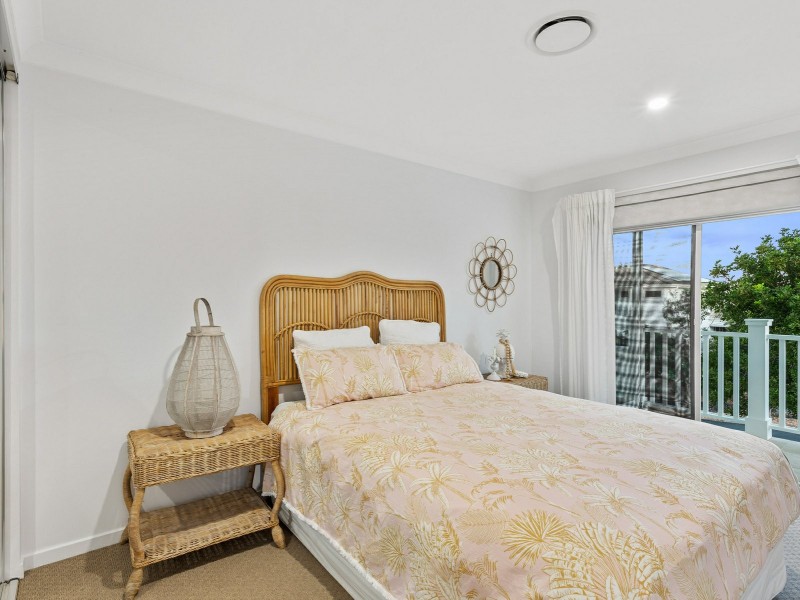 38 Vanillalily Close, Banksia Beach QLD 4507