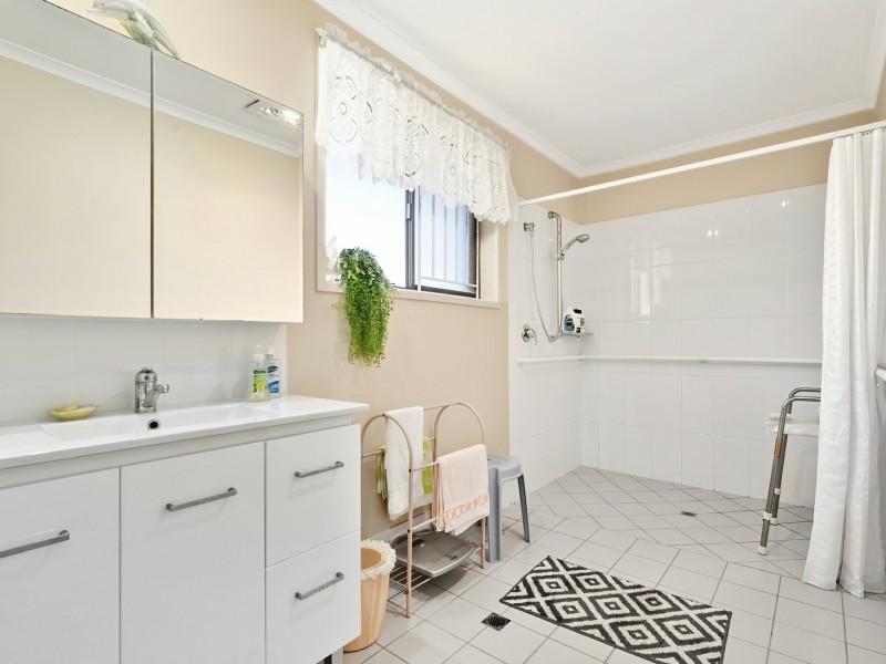 70 Phoenix Avenue, Bongaree QLD 4507