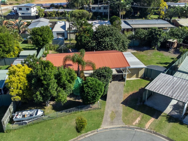 4 Charles Crescent, Beachmere QLD 4510