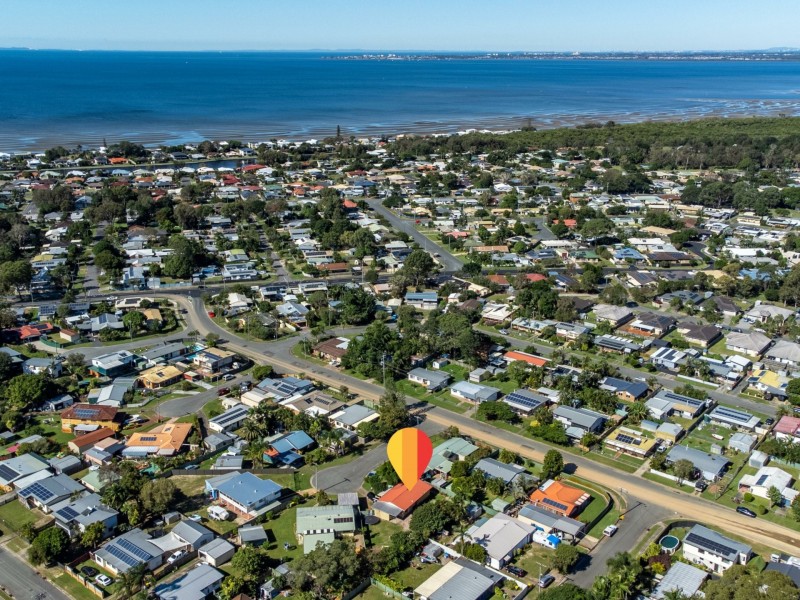 4 Charles Crescent, Beachmere QLD 4510