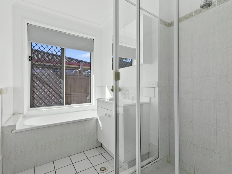 8 Bream Court, Sandstone Point QLD 4511