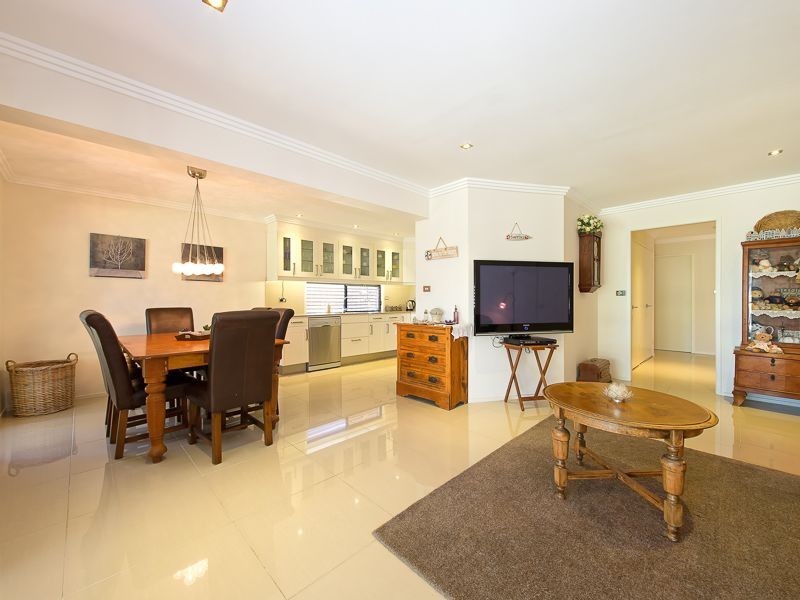 28 Cumming Street, Bongaree QLD 4507