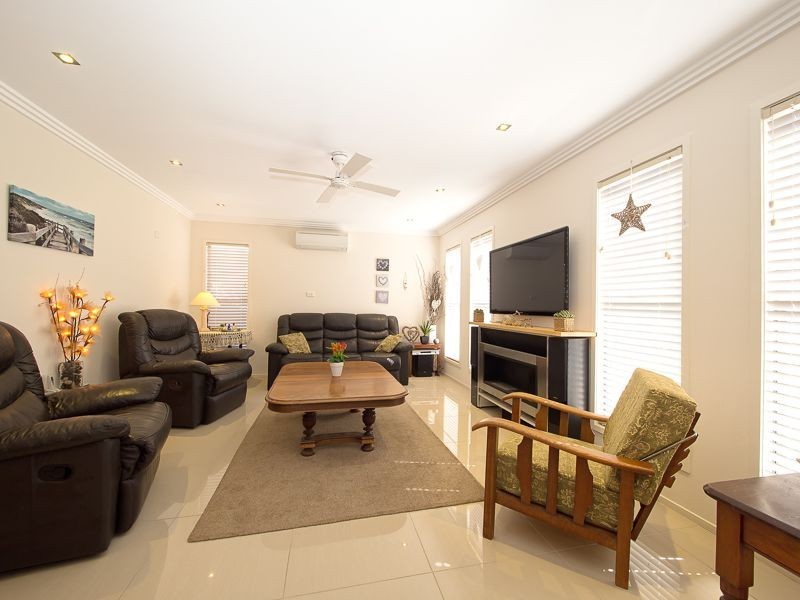28 Cumming Street, Bongaree QLD 4507