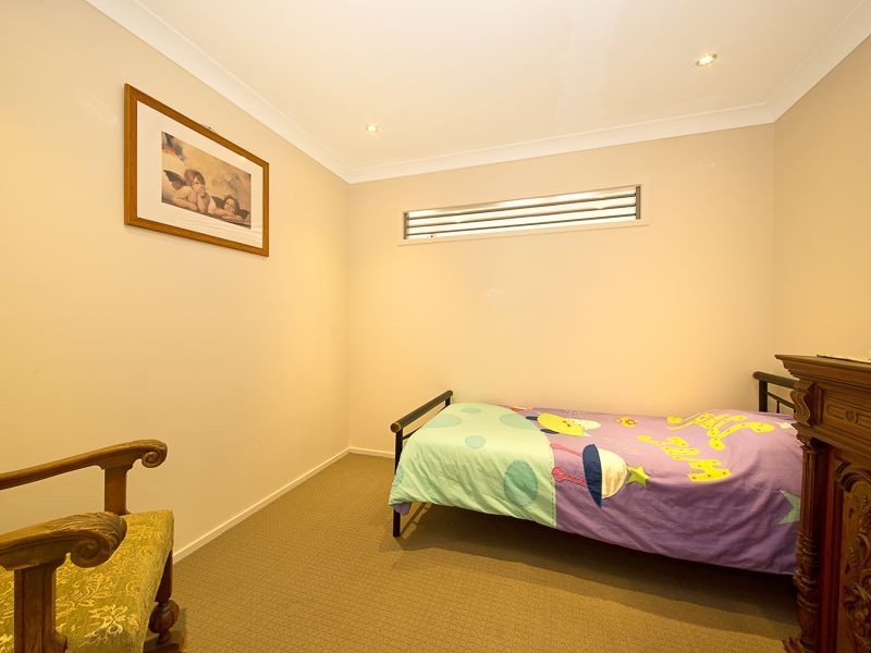 28 Cumming Street, Bongaree QLD 4507