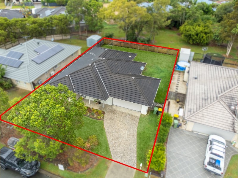 9 Adam Street, Beachmere QLD 4510