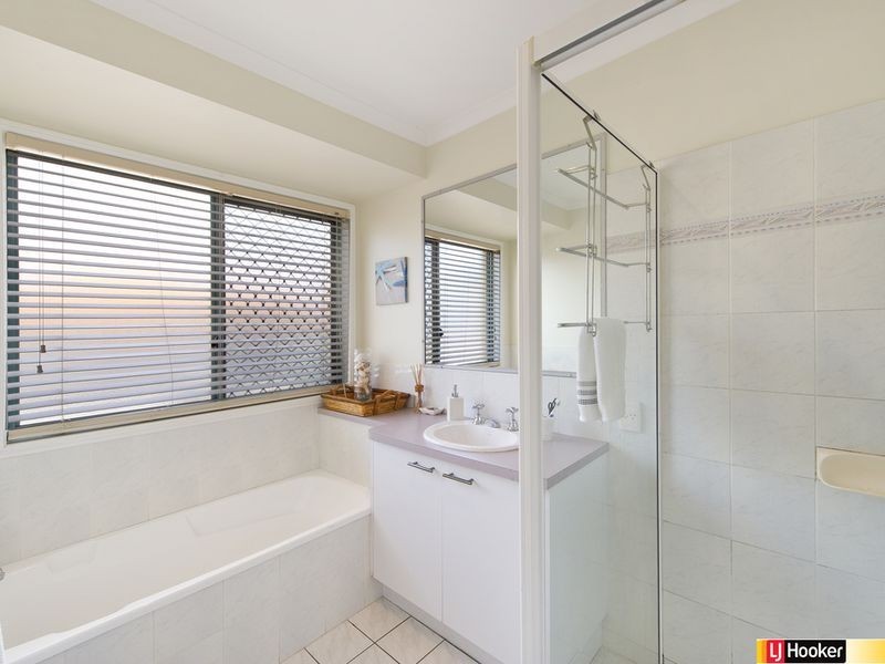 60 Avon Avenue, Banksia Beach QLD 4507
