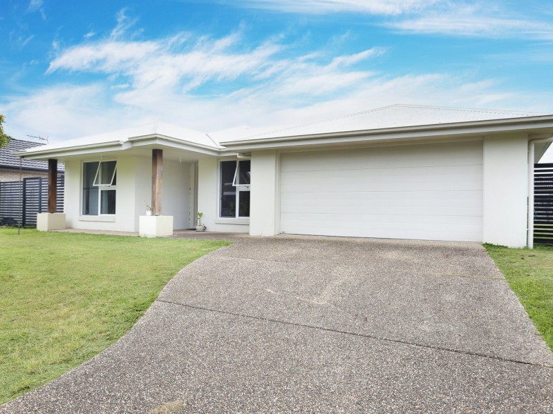 67 Sandstone Blvd, Sandstone Point QLD 4511