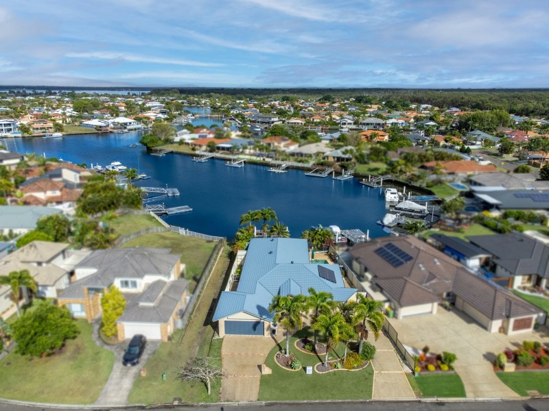 49 Headsail Drive, Banksia Beach QLD 4507