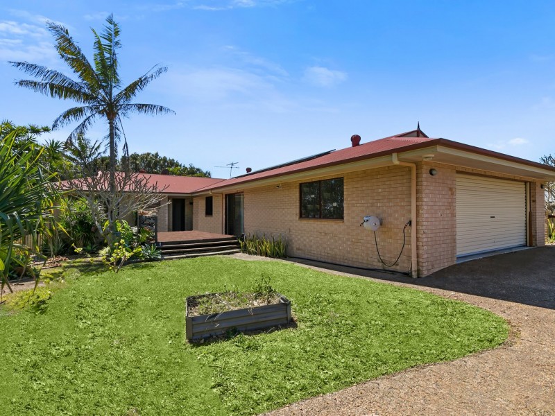 14 Kirk Place, Sandstone Point QLD 4511