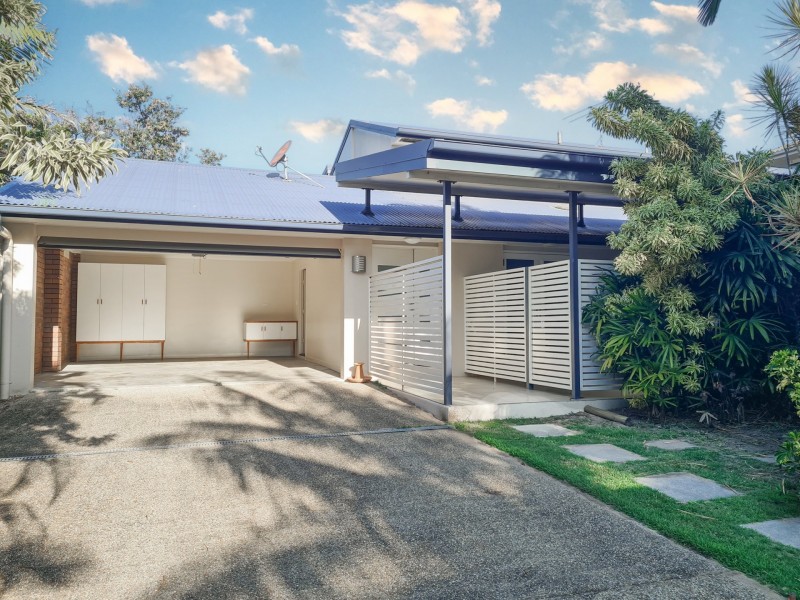 33 Biggs Avenue, Beachmere QLD 4510