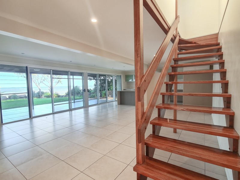 33 Biggs Avenue, Beachmere QLD 4510
