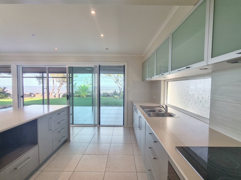 33 Biggs Avenue, Beachmere QLD 4510