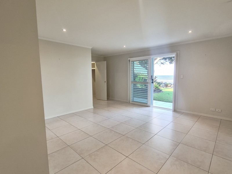 33 Biggs Avenue, Beachmere QLD 4510