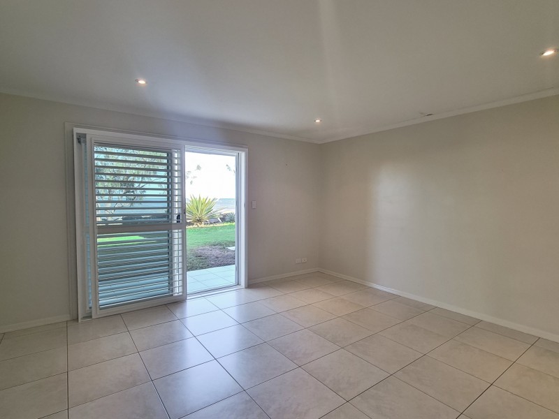 33 Biggs Avenue, Beachmere QLD 4510