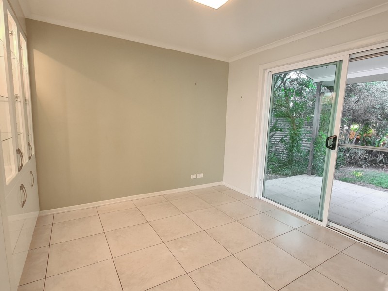 33 Biggs Avenue, Beachmere QLD 4510