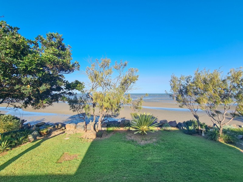 33 Biggs Avenue, Beachmere QLD 4510