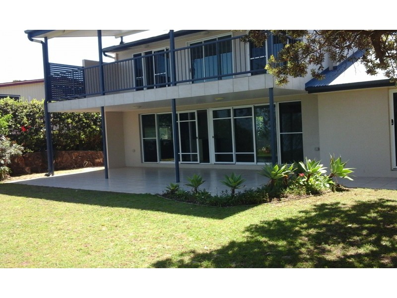 33 Biggs Avenue, Beachmere QLD 4510