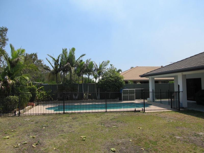 38 Marina Boulevard, Banksia Beach QLD 4507