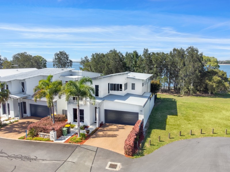 122/8 Spinnaker Drive, Sandstone Point QLD 4511