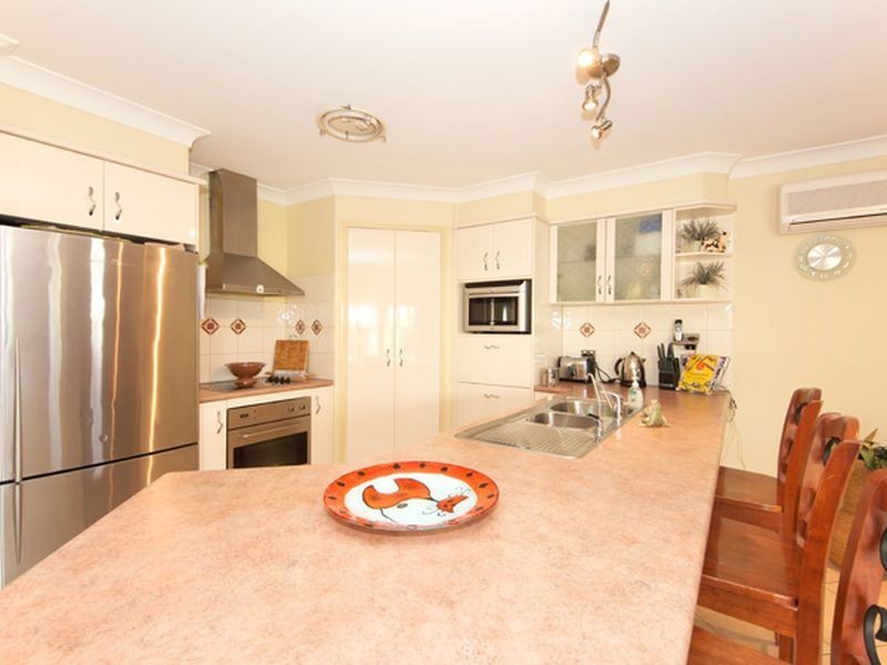 25 Clovelly Place, Sandstone Point QLD 4511
