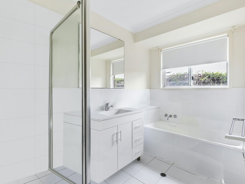 8 Fathom Court, Banksia Beach QLD 4507