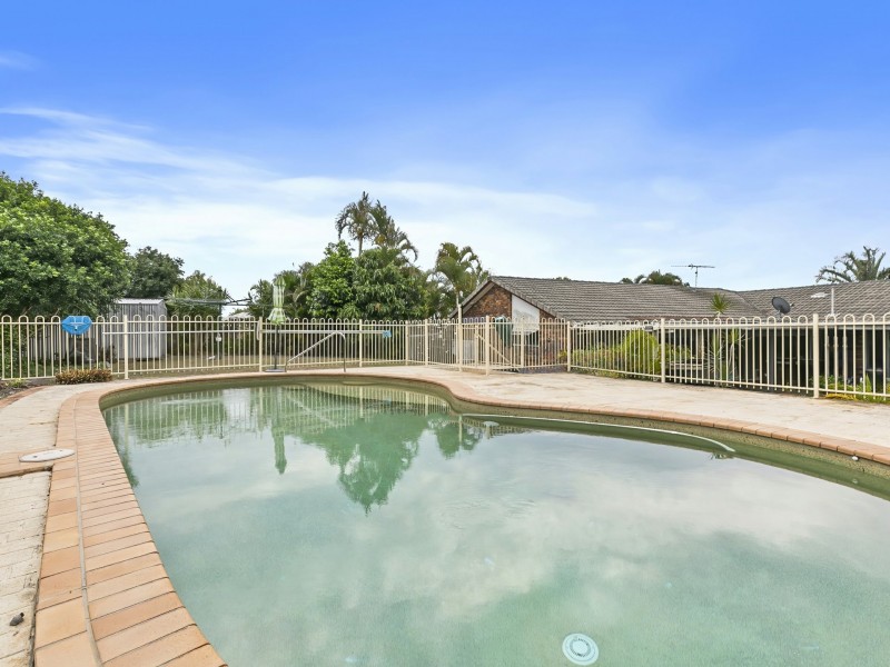 8 Fathom Court, Banksia Beach QLD 4507